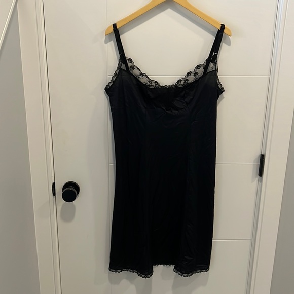 Vintage Other - Hanna vintage black silky nighty